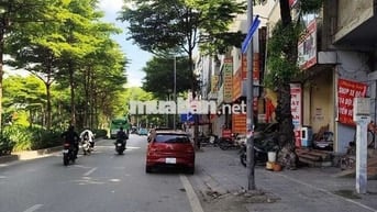 Mặt Phố! Bưởi, vỉa hè, kinh doanh hay ở đều sướng. Giá tích sản 35m2