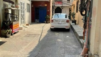 CHO THUÊ NHÀ NGUYÊN CĂN HXH Q1 MỚI 100% TRỆT LỬNG LẦU