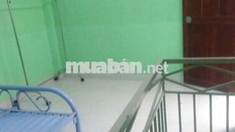 Nhà 1 trệt+ 1lầu riêng biệt. Máy lạnh, nước nóng. Sát Quận 1,3,5