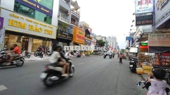 99triệu/m. 3 tầng 10PN 11 WC. Hẻm 8m Thông. Trong chợ, kinh doanh tốt.