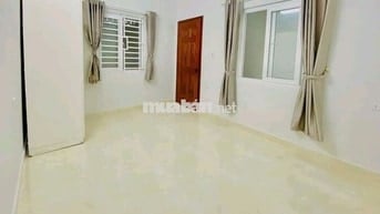 Nhà mới đep,dt 5*12m,1lau,3pn,2wc,hẽm xe tải, gần chợ
