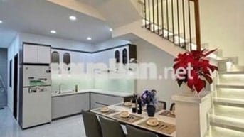 nhà trệt lầu 4 x20 -3 pn 3 wc đg xe tải