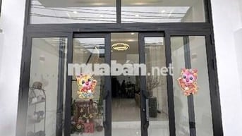BÁN NHÀ 3 TẦNG LÊ VĂN QUỚI GẦN MẶT TIỀN ĐƯỜNG SÁT 4 XÃ