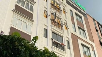 Bán gấp căn nhà 7 tầng mặt tiền Phạm Văn Đồng,HĐT: 23tr/tháng