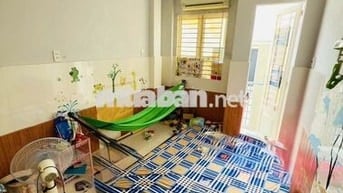Nhà mới 3 lầu Cao Đạt & Trần Bình Trọng