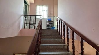 NHÀ MT ,hẻm 1113 –qua 1027 htp Q7 –dt- 5x17 đúc trệt lầu , 5pn , 5wc ,