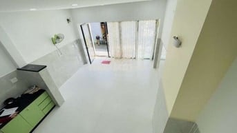 Nhà hẻm xe hơi thông ngay Kênh Tân Hóa đường Huỳnh Thiện Loc