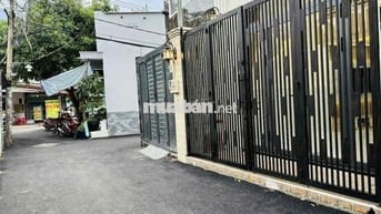 NHÀ MỚI FULL OPTION CAO CÂP SAU CĂN MẶT TIỀN,ĐƯỜNG 4,5m XE HƠI VÀO NHÀ