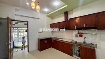 Chính chủ cho thuê phòng có bếp rộng y hình