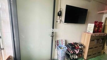 lầu 1- chung cư Đinh Liệt- mặt chợ nguyễn sơn.
