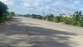 Nhượng lô đất 2812m2, NGANG 70M, ngay chợ, Đức Hòa, Long An, 14tr/m2