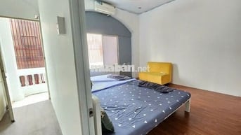 CHO THUÊ CĂN HỘ CÓ GÁC, CHDV 2 PN RỘNG 60M2, BẾP, WC RIÊNG GẦN SÂN BAY