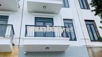 🌻CHO THUÊ NHÀ TRỆT 3 LẦU MỚI ĐẸP TRỤC CHÍNH ĐƯỜNG D1 KDC HỒNG LOAN