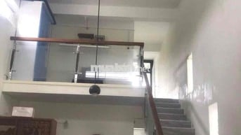 cho thuê nhà mặt tiền có đất làm vườn