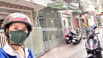 Bán nhà Đ.đoàn văn bơ thông ra Hoàng Diệu 1 phút qua Q1.có 3PN..