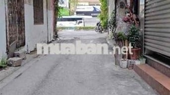 BÁN ĐẤT TẶNG NHÀ 2 TẦNG CHỈ 4,37 TỶ NGUYỄN VĂN CỪ- GIA THUỴ