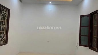  Cho thuê nhà ngõ 93 trung kinh 130m x 4T giá 22tr/th