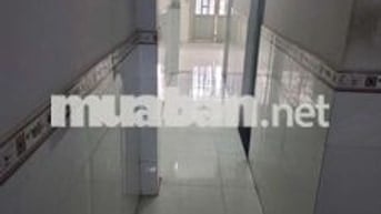 Nhà sạch sẽ,dt 4*15m,2pn,cổng rào,sân, hẽm thông,gần ngã 5 chua hang