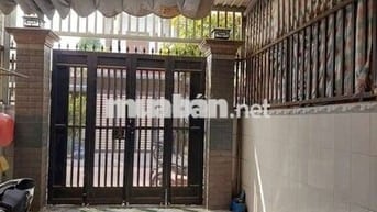 Cho thuê nhà sân xe hơi gần chợ tân long