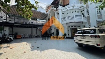 VILLA THẢO ĐIỀN Q2 SÂN SIÊU RỘNG KINH DOANH TỰ DO GIÁ SIÊU RẺ