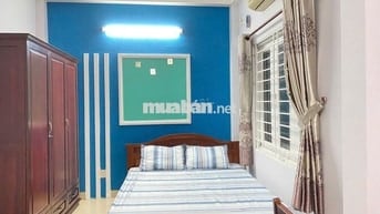 Phòng trọ 18m2 đường Nguyễn Thị Minh Khai, Quận 1