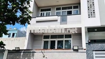 NHÀ ĐƯỜNG D5 DIỆN TÍCH: 5X20M TRỆT 3 LẦU SÂN THƯỢNG CHO THUÊ