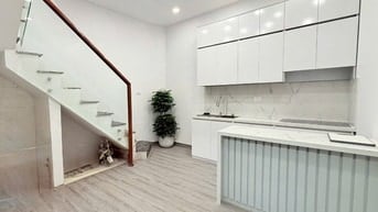 Bán nhà SIÊU MỚI Hai Bà Trưng 25M x 5T. MT thoáng. Full nội thất