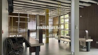 Nhà kính siêu đẹp ngang 18m tại Bến Vân Đồn Q4 - Cách PDB chỉ 900m !!!