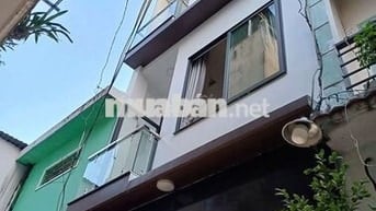 Ngang Hiếm 4,2M Lạc Long Quân, TB, 45m2  4 Tầng, 4PN.