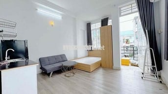 phòng cho thuê có ban công cửa sổ thoáng gần đại học sư phạm Quận 3