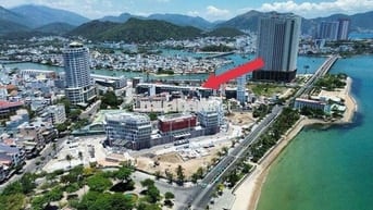 Mặt tiền Nguyễn Bỉnh Khiêm sát biển Nha trang. giá 15.6 tỷ