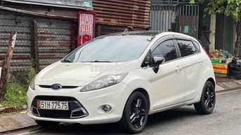 Ford Fiesta 2011 1.6 AT Sedan - 130000 km