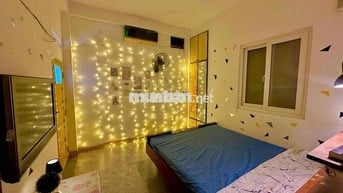 phòng nhỏ xinh đầy đủ công năng ở Hàng Xanh