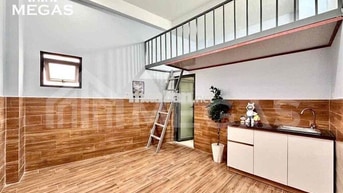 Cửa sổ mới xây full nội thất gác cao ngay Công Viên Làng Hoa