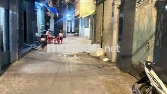 nhà ở 3 lầu ❤️195/2bis Tôn Thất Thuyết Q4