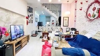 HXH tránh Thoại Ngọc Hầu - 4 tầng BTCT - 4 x 14,5 - 5PN - 8,3 tỷ