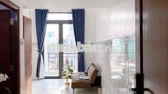 Phòng ban công giáp nguyễn thị thập. Thang máy, máy giặt riêng