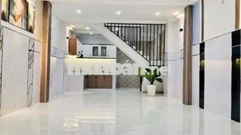 Nhà bán giáp Lê Văn Quới- DT 4x12- Đúc 2 tầng - Chỉ 4,xtỷ