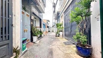 CẦN BÁN NHÀ MỚI, nhỉnh 4 TỶ- 4,5 x 20, Huỳnh Thị Hai- Q12