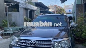 Toyota Fortuner 2009 2.7V 4x4 AT - 110000 km