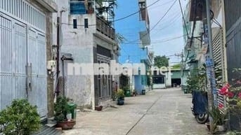 bán nhà shr hẻm 6m . cấp 4 đúc lửng