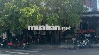 Bán căn nhà cấp 4.kien co . gần chợ non nước.cach biển tan trà 2k