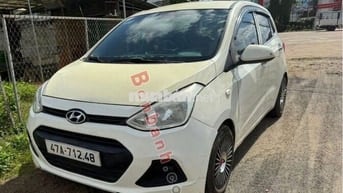 Xe Hyundai i10 2015 chính chủ đang sử dụng