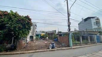 Đất mặt tiền Nguyễn Hiền gần chợ Xóm Vắng và kdc Sóng Thần Dĩ An
