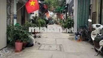 Nhà sân trước 2m Huỳnh Tấn Phát Quận 7
