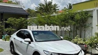 Toyota Camry 2022 2.5 Q - Odo 5.6 vạn 1 chủ từ đâu