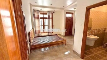CHO THUÊ PHÒNG GẦN IUH ,VL CS3 Ở NGUYỄN THÁI SƠN ,GV