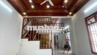 🏡 Cho thuê nhà 2 tầng – Đường Trần Kim Xuyến, Hòa Xuân  • Kết cấu: 2 t