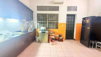 Cần bán nhà Cầu Giấy, lô góc, gần phố, 102m2, 5m MT, Giá: 21,9 tỷ