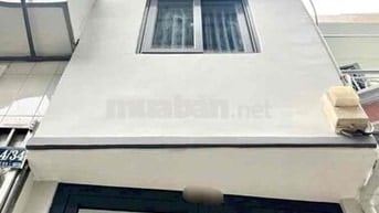 Nhà 2.1 Tỷ 3 Tầng 2PN2WC Ngay Trung Tâm Q.3 Hẻm CMT8